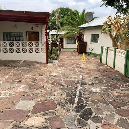Ramblers Self Catering Accommodation Windhoek Exterior photo