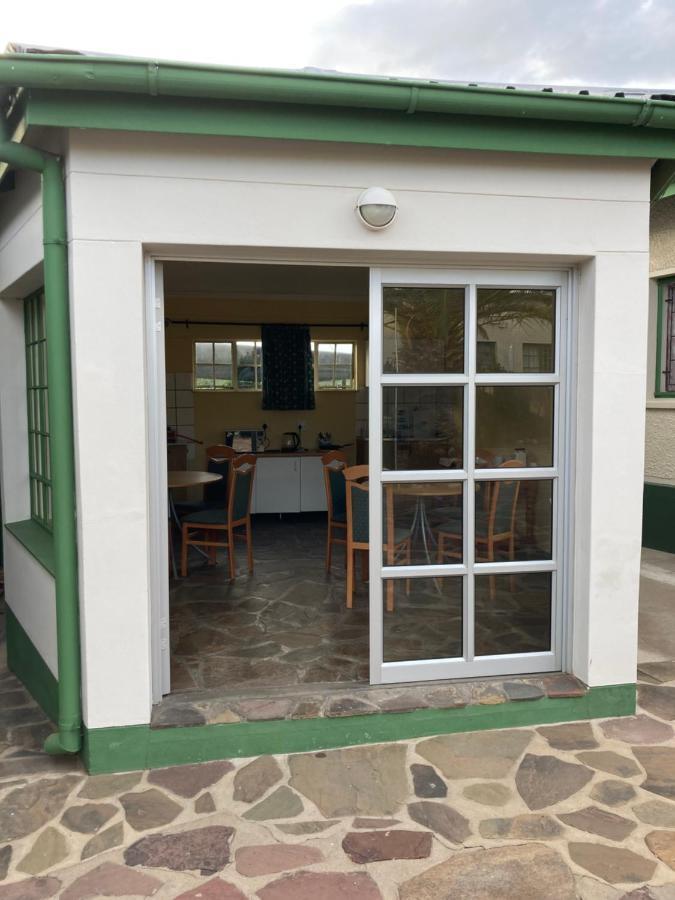 Ramblers Self Catering Accommodation Windhoek Exterior photo