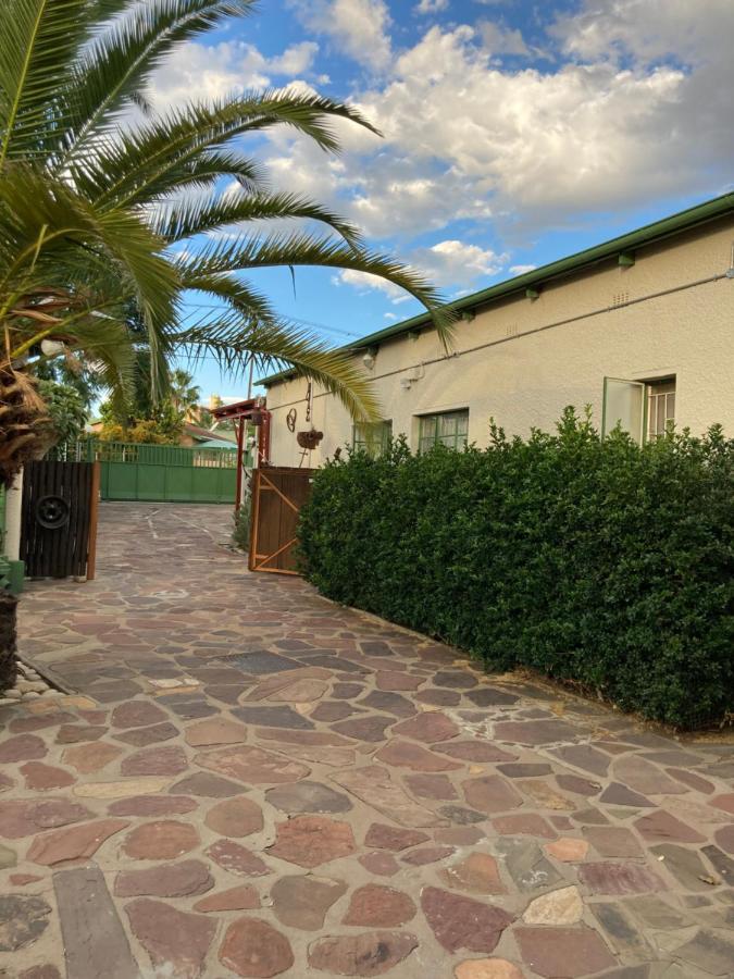 Ramblers Self Catering Accommodation Windhoek Exterior photo