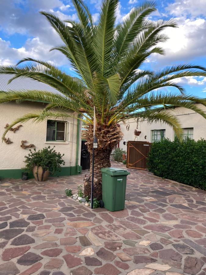 Ramblers Self Catering Accommodation Windhoek Exterior photo