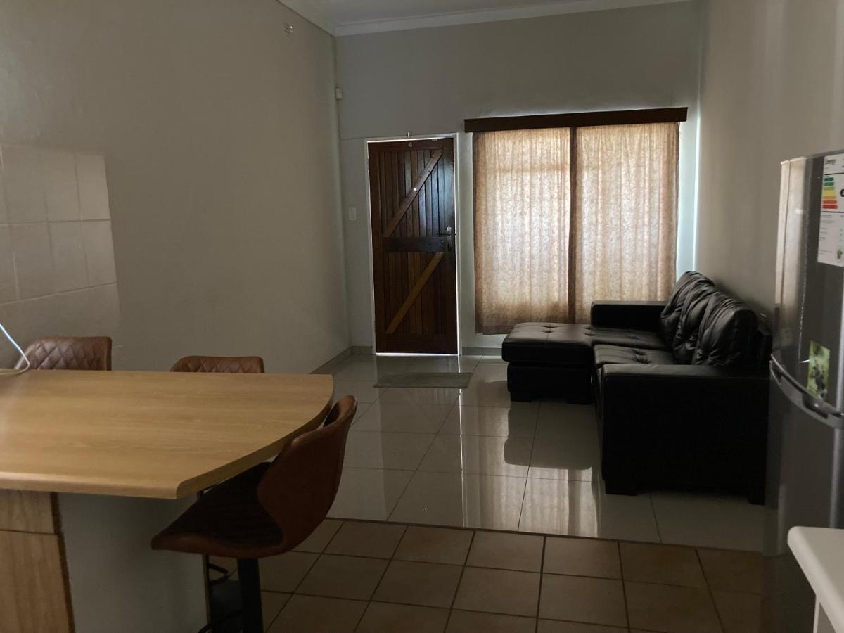 Ramblers Self Catering Accommodation Windhoek Exterior photo