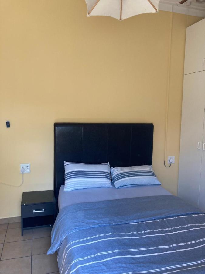 Ramblers Self Catering Accommodation Windhoek Exterior photo