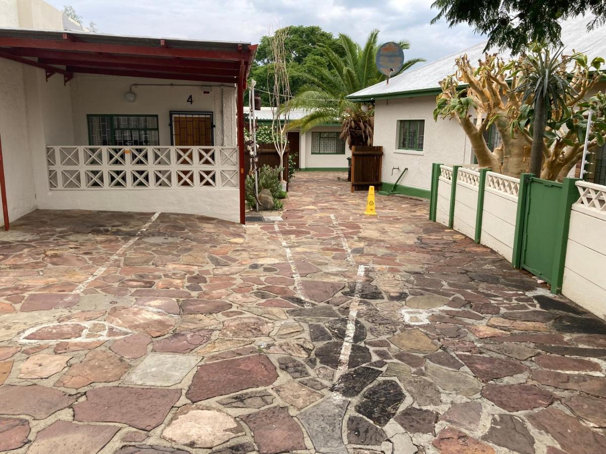 Ramblers Self Catering Accommodation Windhoek Exterior photo