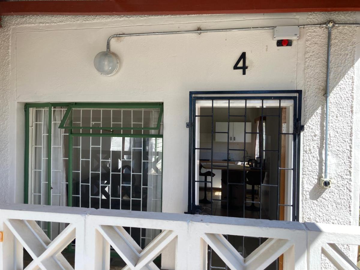 Ramblers Self Catering Accommodation Windhoek Exterior photo