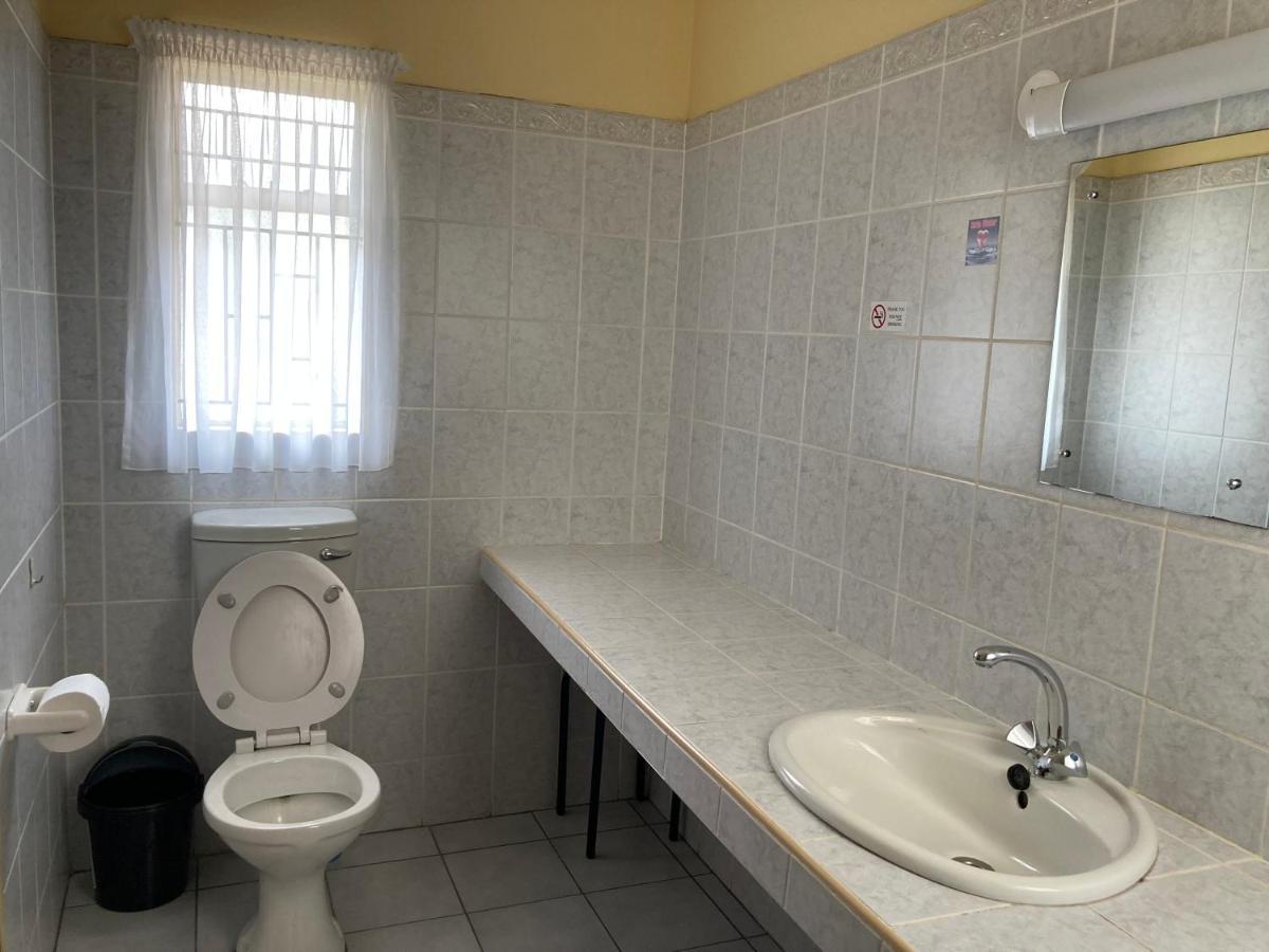 Ramblers Self Catering Accommodation Windhoek Exterior photo