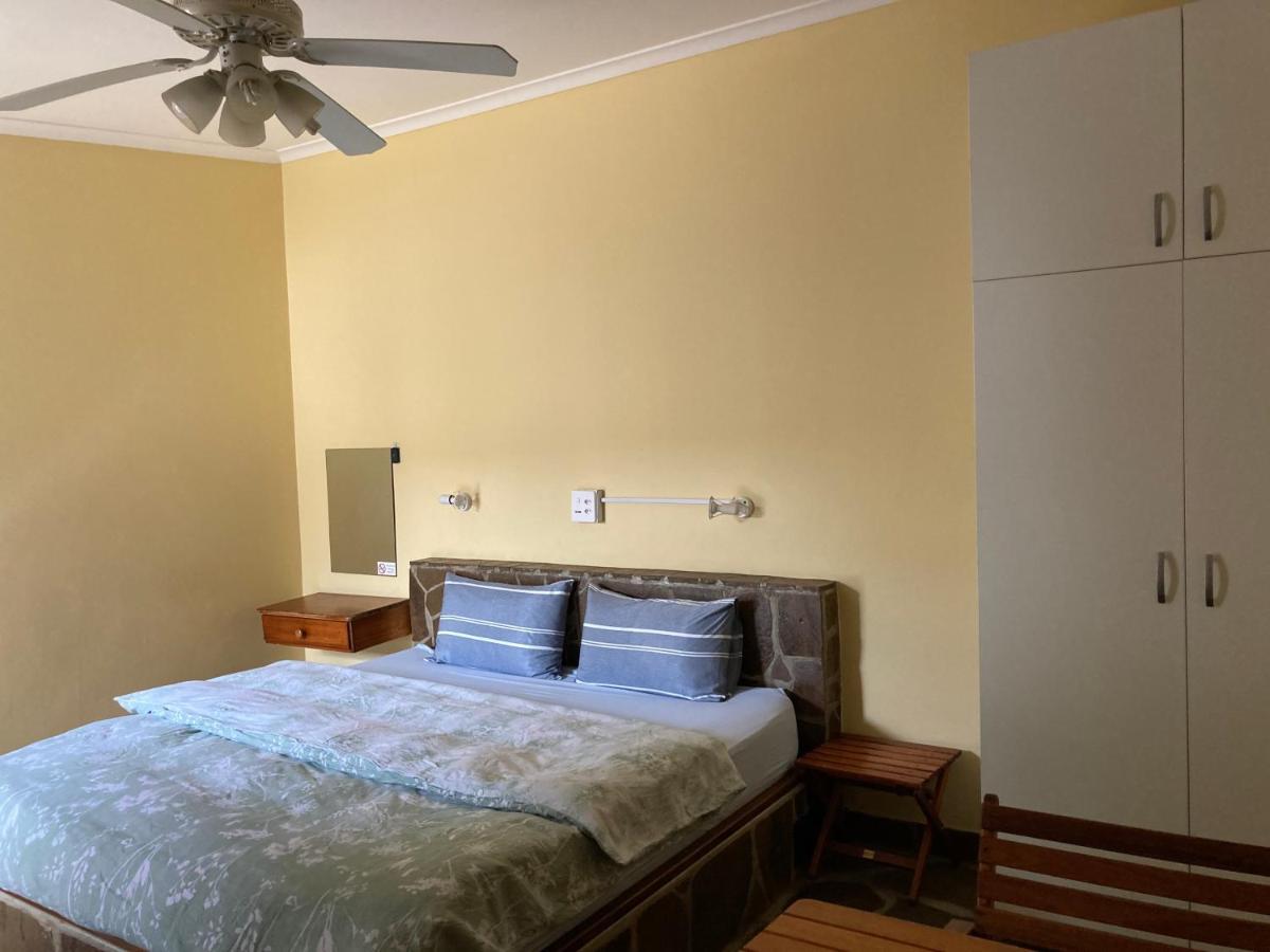 Ramblers Self Catering Accommodation Windhoek Exterior photo