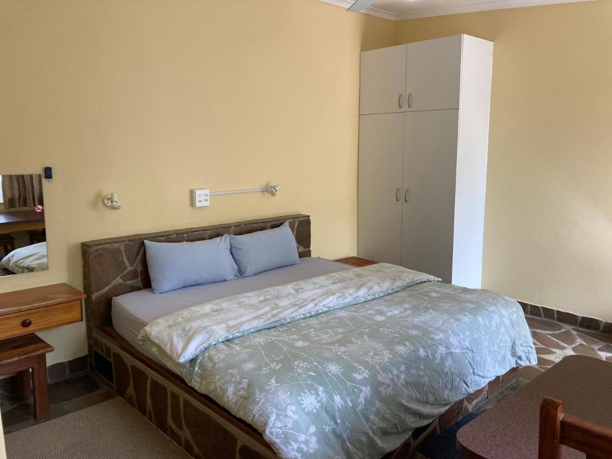 Ramblers Self Catering Accommodation Windhoek Exterior photo