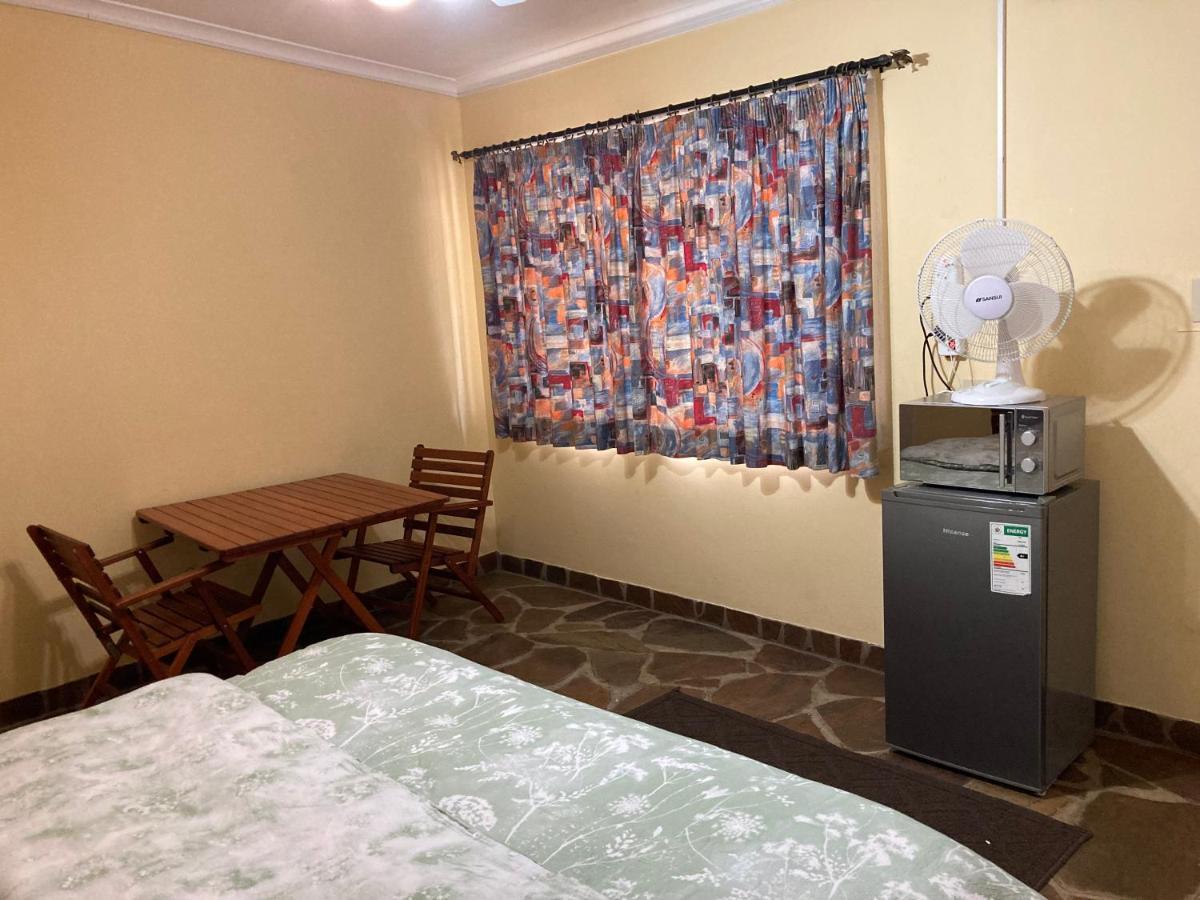 Ramblers Self Catering Accommodation Windhoek Exterior photo