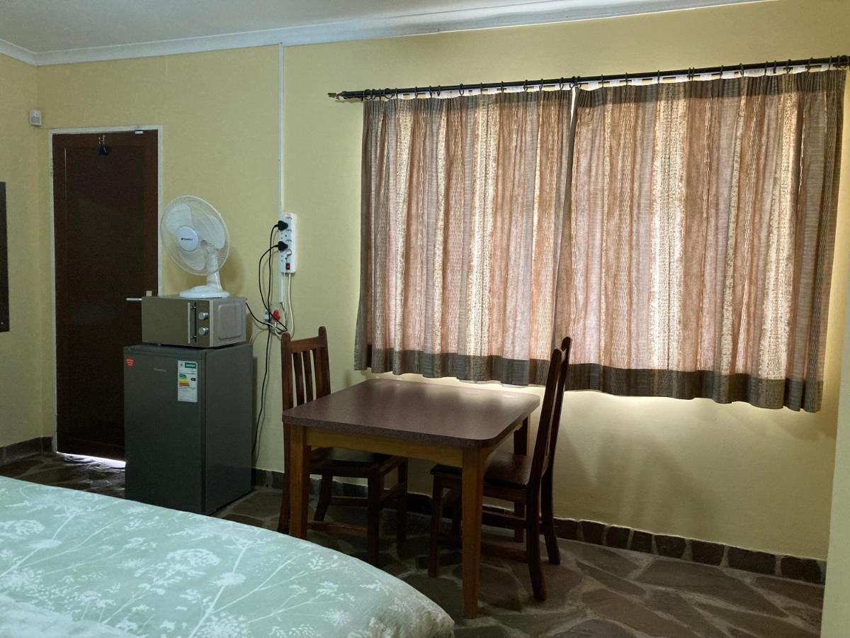 Ramblers Self Catering Accommodation Windhoek Exterior photo