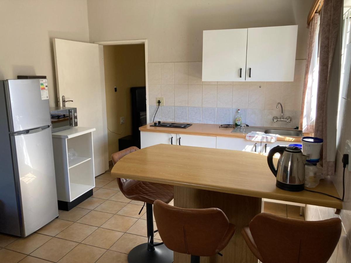 Ramblers Self Catering Accommodation Windhoek Exterior photo