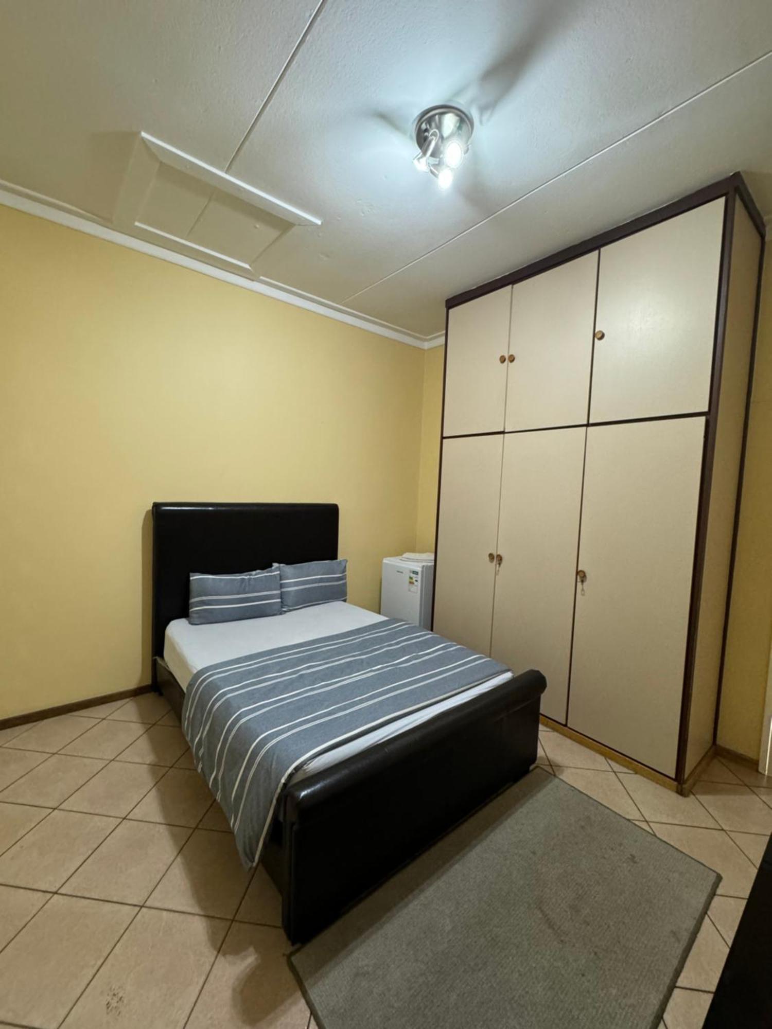 Ramblers Self Catering Accommodation Windhoek Exterior photo