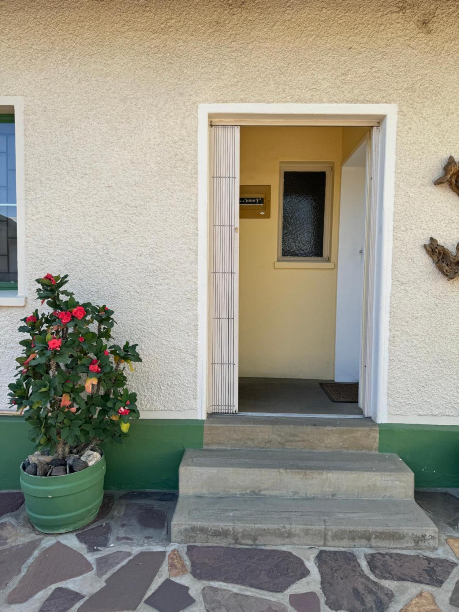 Ramblers Self Catering Accommodation Windhoek Exterior photo